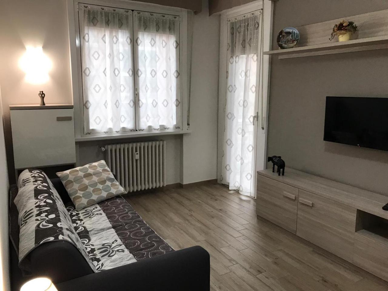 Lorenteggio Studio Apt ミラノ エクステリア 写真
