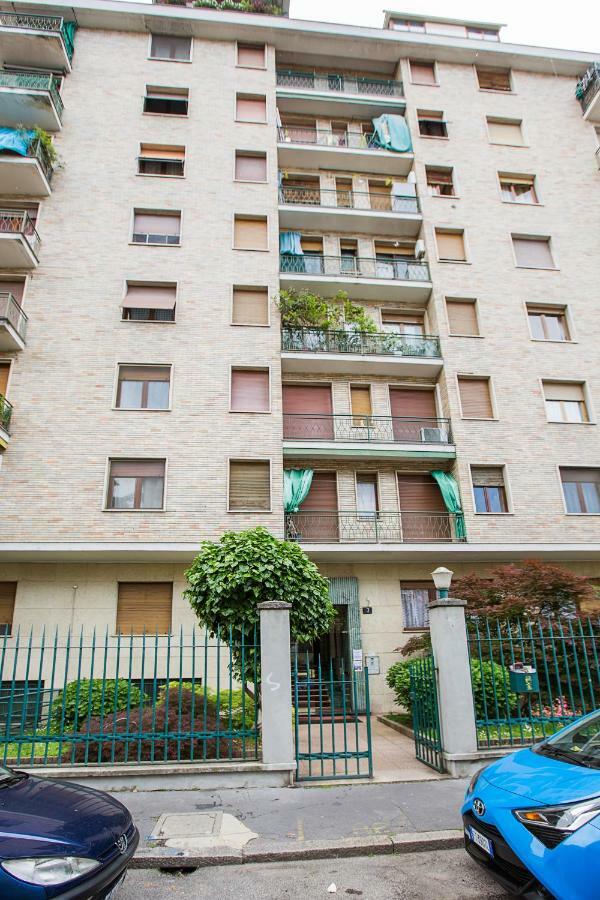 Lorenteggio Studio Apt ミラノ エクステリア 写真