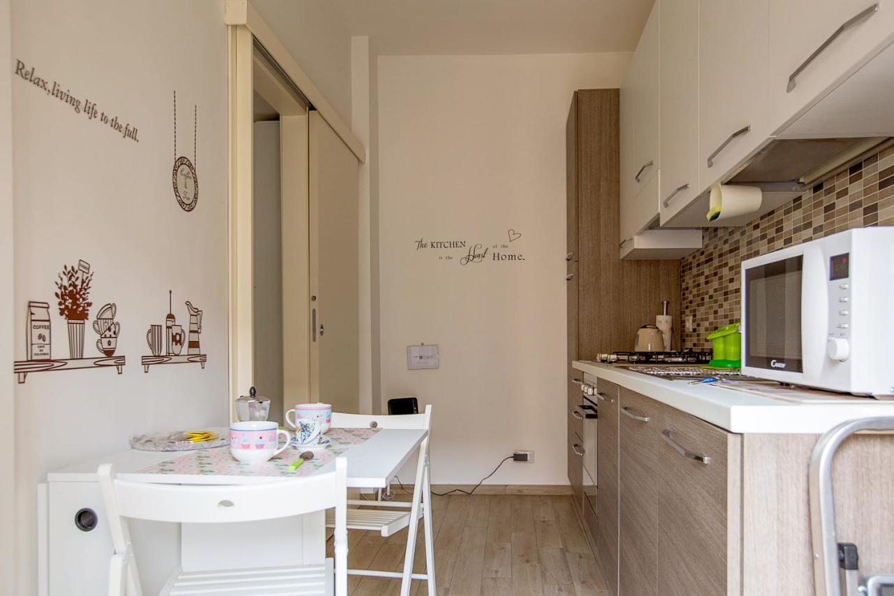 Lorenteggio Studio Apt ミラノ エクステリア 写真