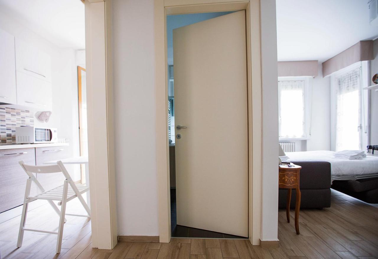 Lorenteggio Studio Apt ミラノ エクステリア 写真